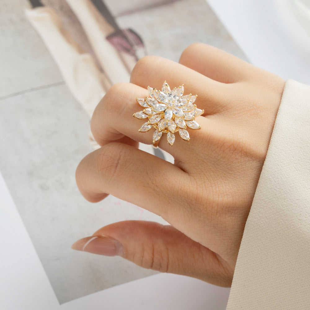 Micaela Spinning Snowflake Ring [L1X439RU]