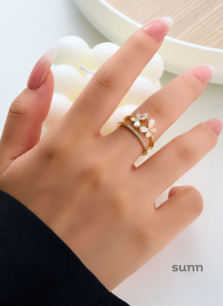 Mikaela Butterfly Cat Eye Ring [CL5T1TJB]
