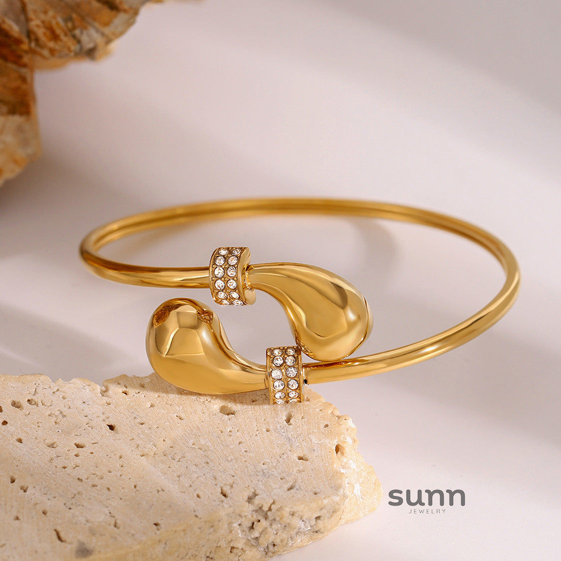 Mikaela Crystal Waterdrop Bangle [71O33TK8]