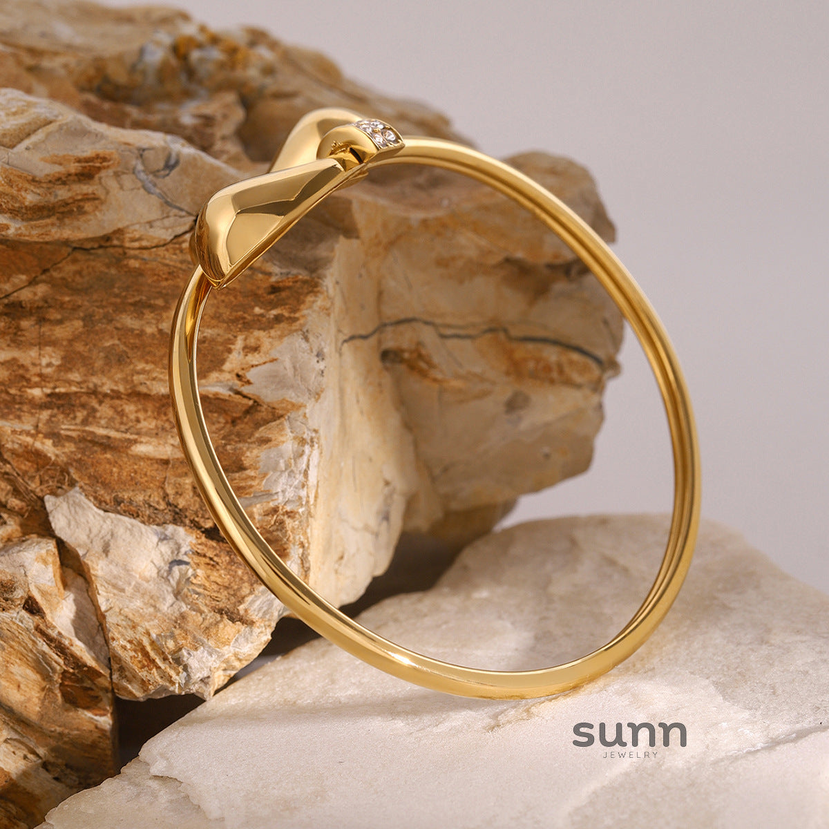 Mikaela Crystal Waterdrop Bangle [FC5NBYUN]