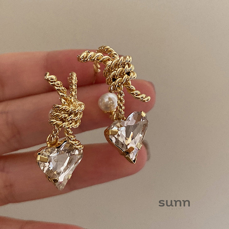 Mikenna Pearl Heart Earrings [VMVJB7L2]