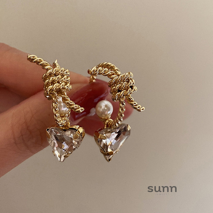 Mikenna Pearl Heart Earrings [GBJQ7OB0]