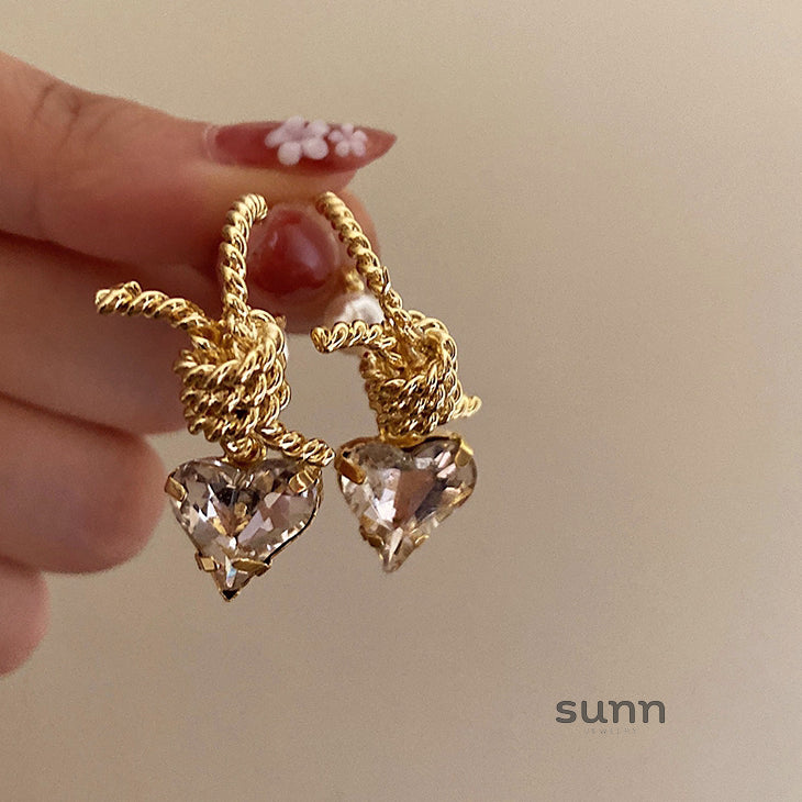 Mikenna Pearl Heart Earrings [UY78N2NB]