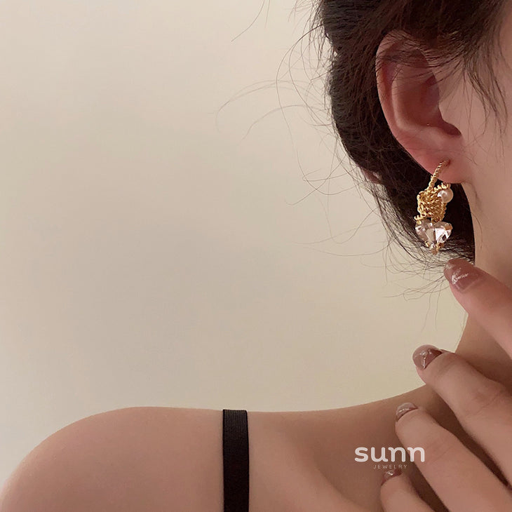Mikenna Pearl Heart Earrings [0ZO5Q65B]