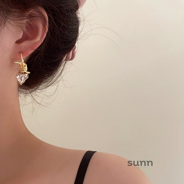 Mikenna Pearl Heart Earrings [BTFS8XFJ]