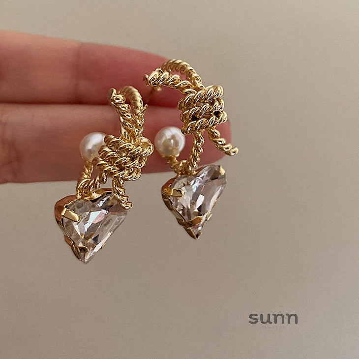 Mikenna Pearl Heart Earrings [L3EY54Z7]