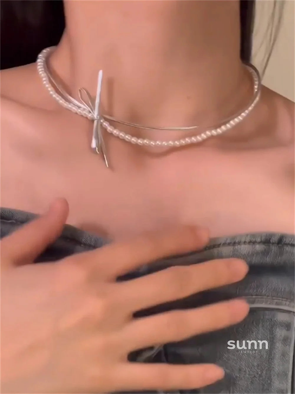 Mila Pearl Bow Necklace