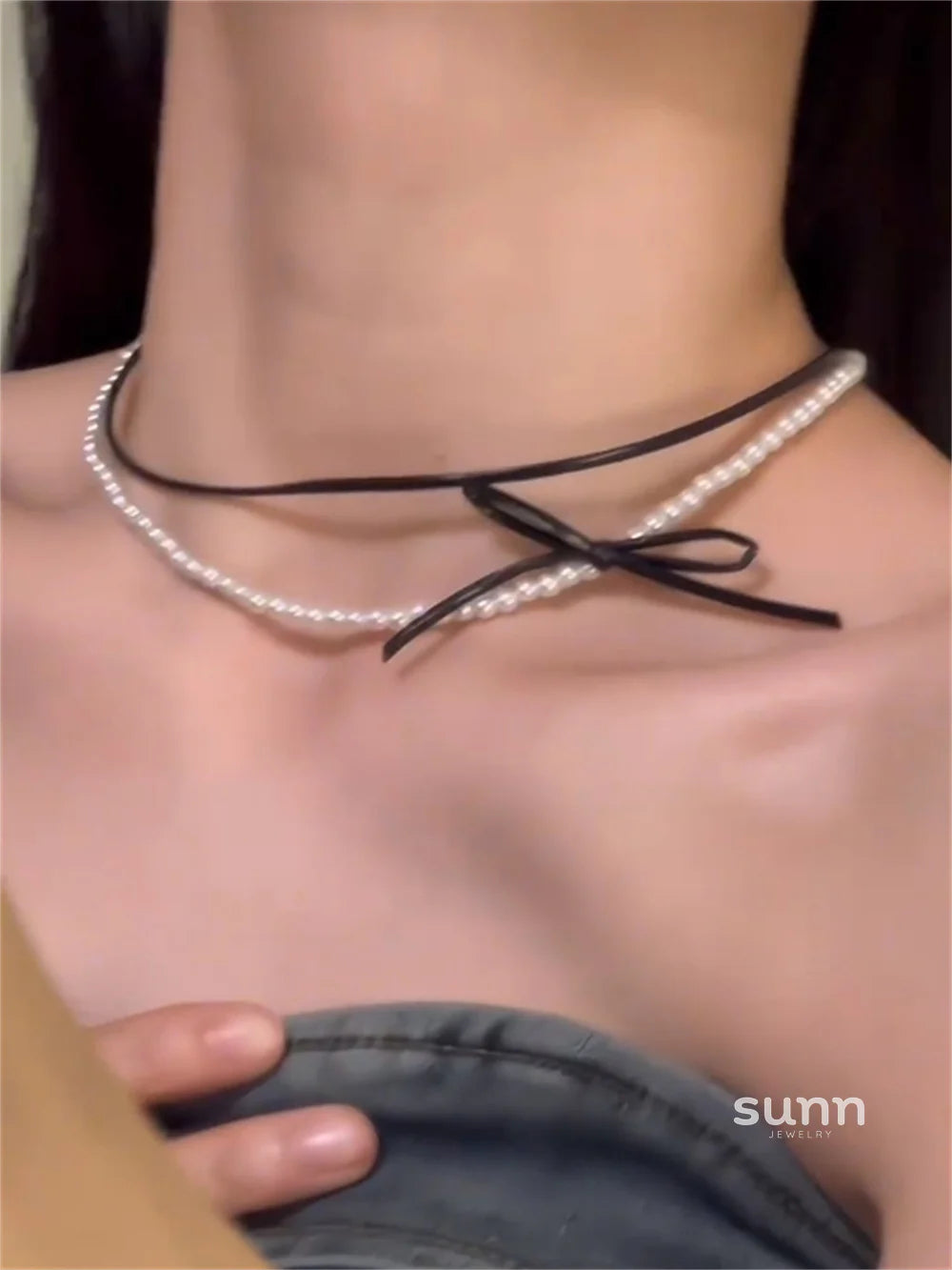 Mila Pearl Bow Necklace
