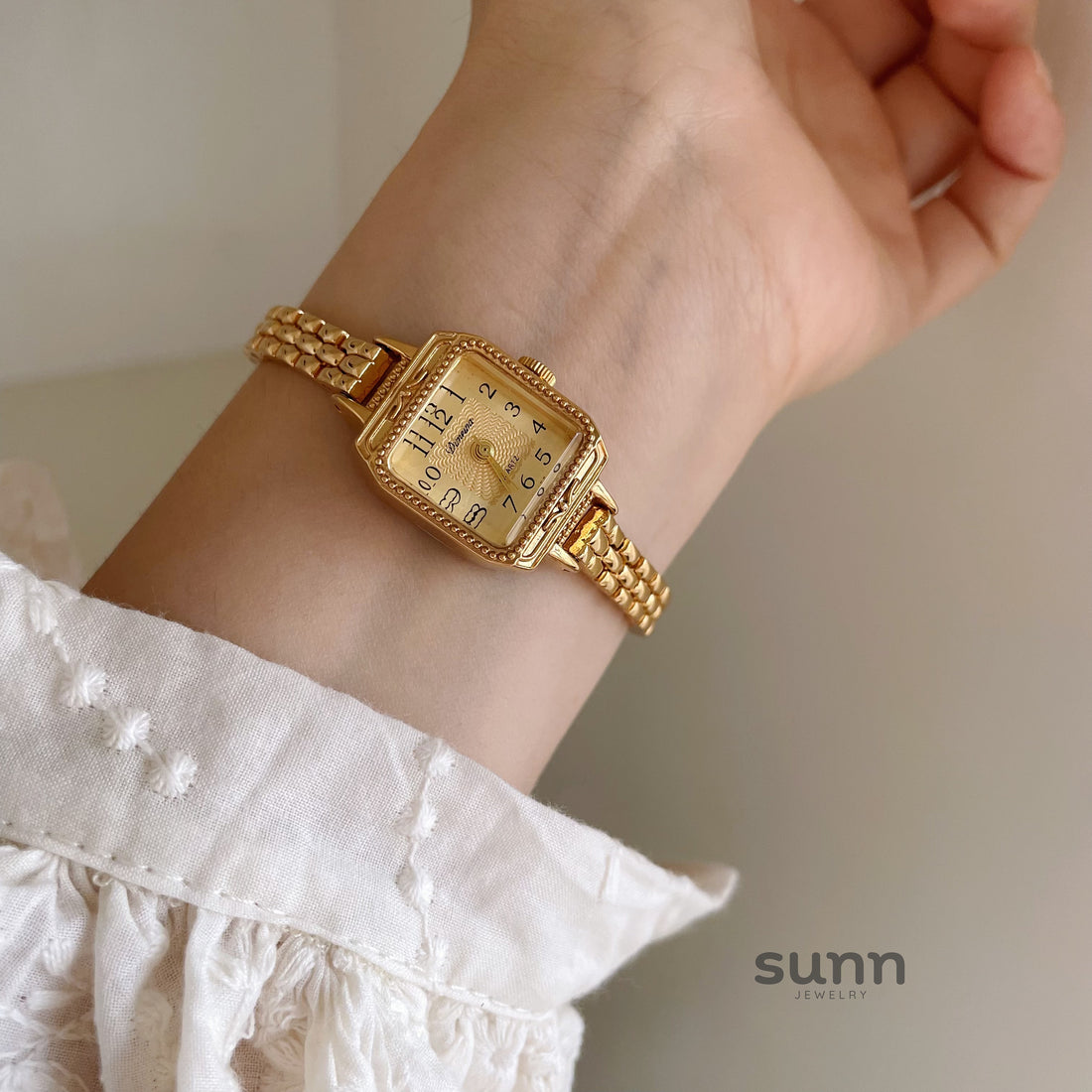 Milana Gold Square Bracelet Watch [PZD1N2J5]