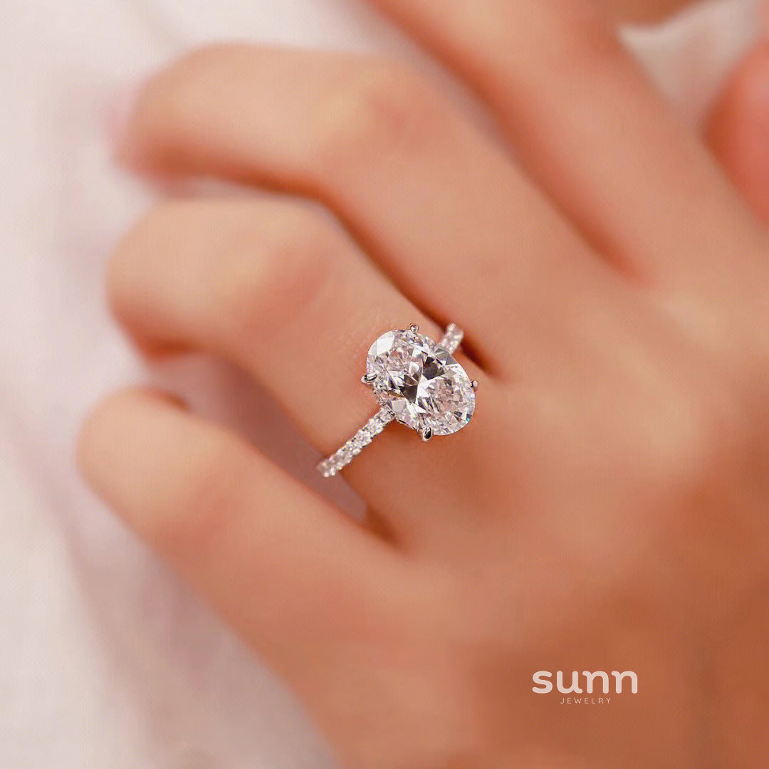 Mildred Oval Moissanite Ring [H4SV2QDV]