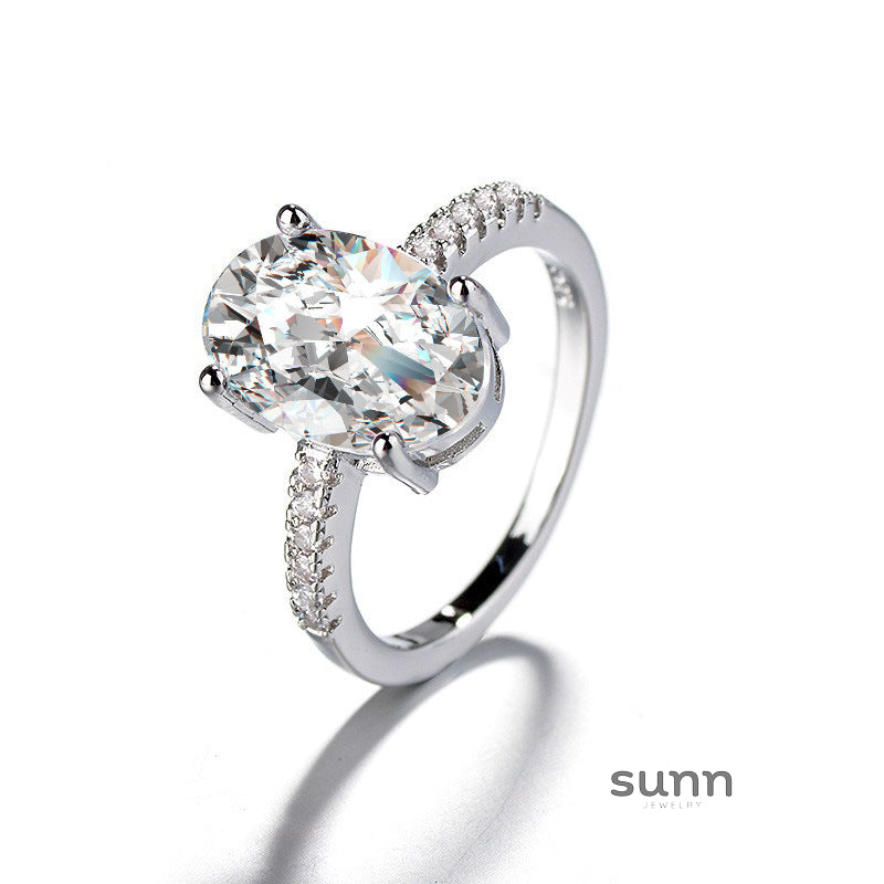 Mildred Oval Moissanite Ring [CTZIWWLV]