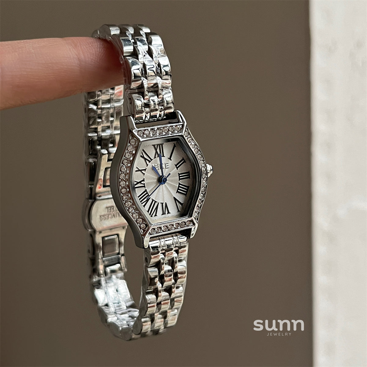 Milliana Barrel Diamond Watch [P277MQYO]