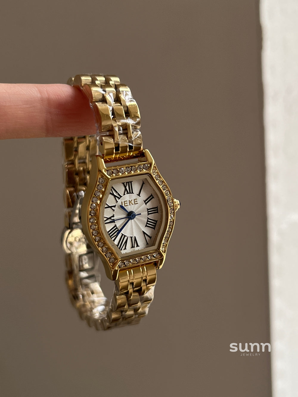 Milliana Barrel Diamond Watch [W30E65MY]