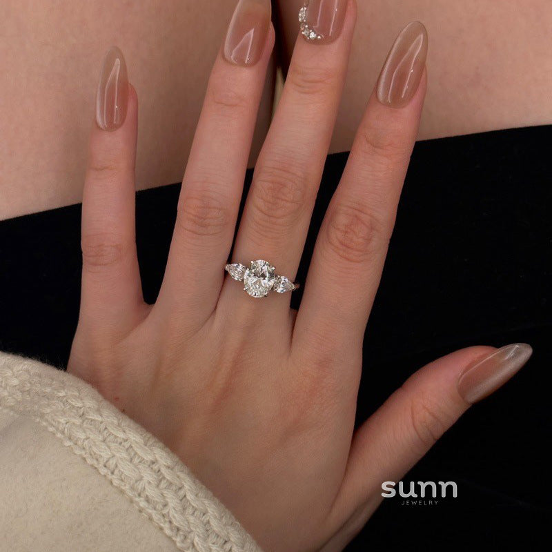 Millie Radiant Zircon Ring [KPDEJ3CG]