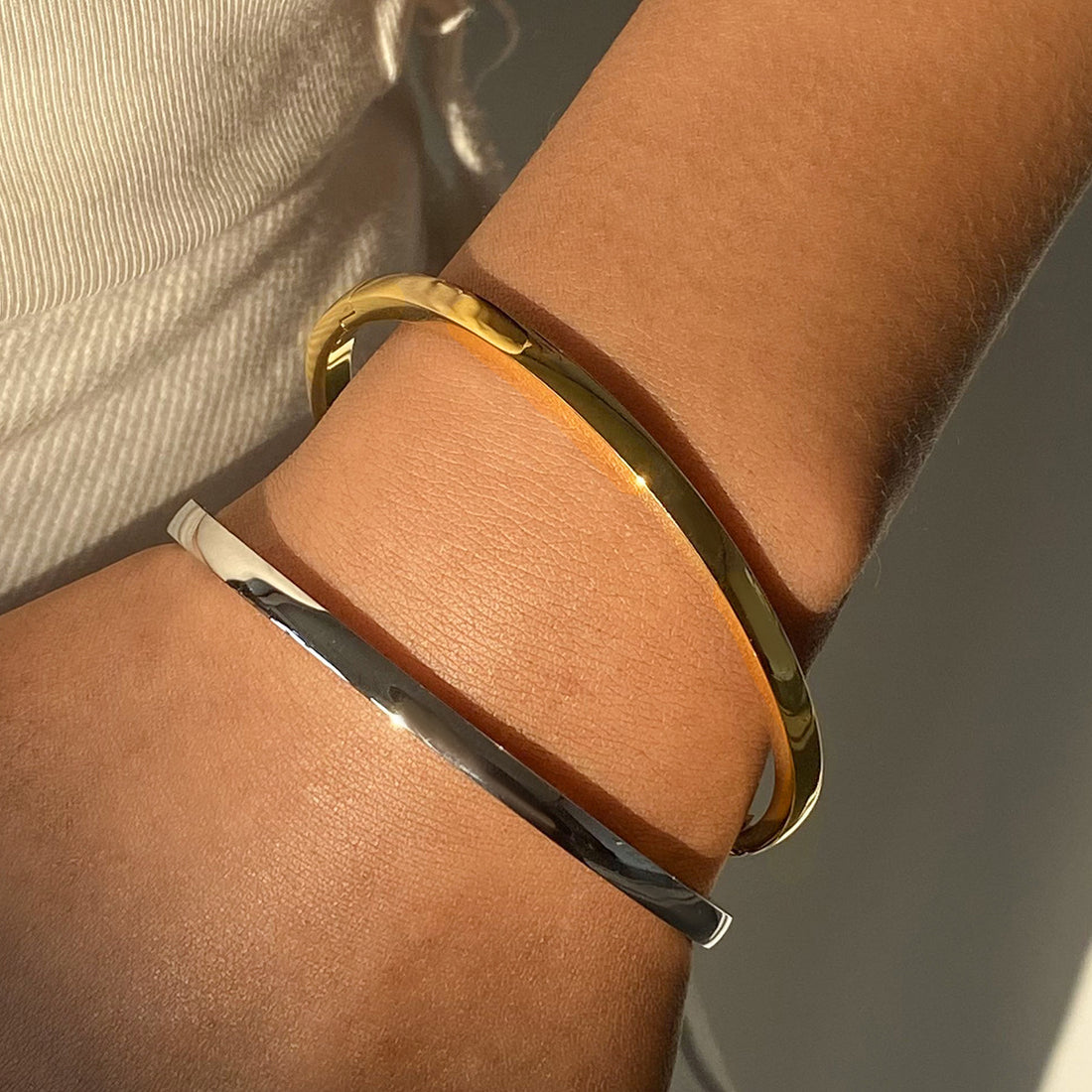 Minerva Glossy Buckle Bracelet [UWHIXRZC]