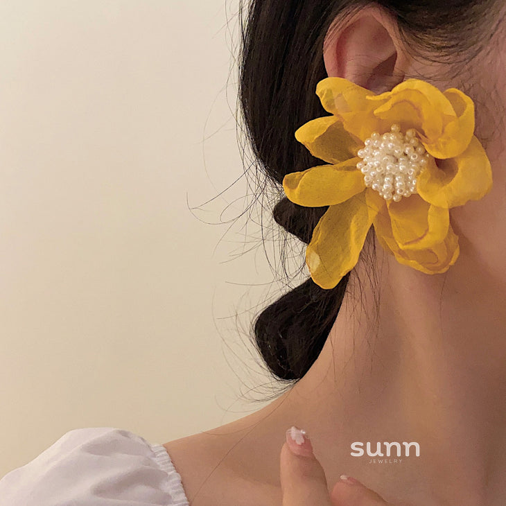 Minerva Silk Pearl Drop Earrings [QWIVOKCE]