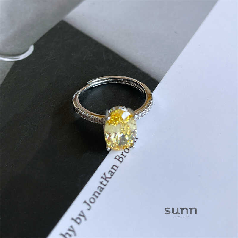Minka Sparkling Oval Ring [7LVLPHEU]