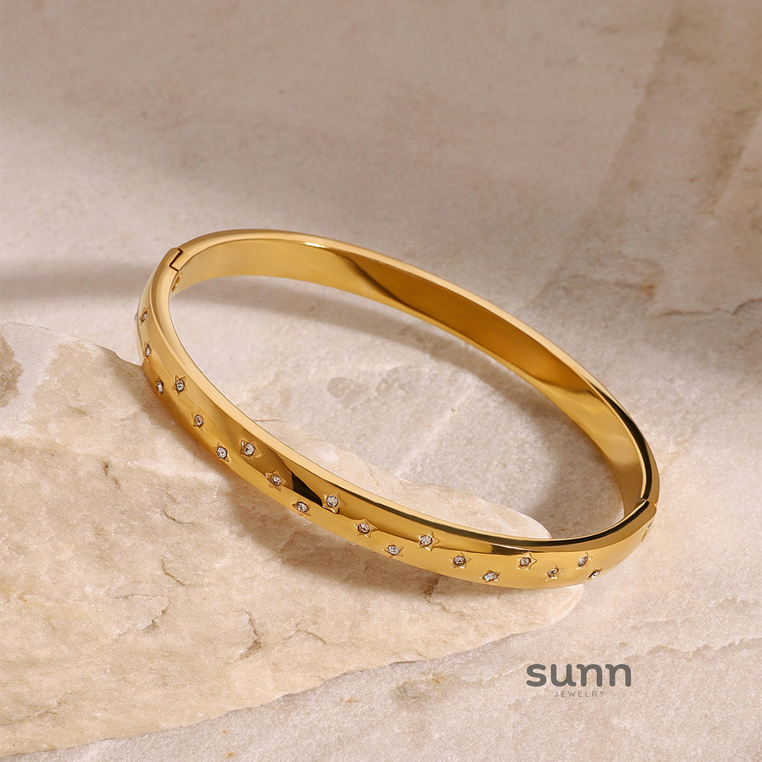 Mira Steel Buckle Bracelet [70R0SOUD]