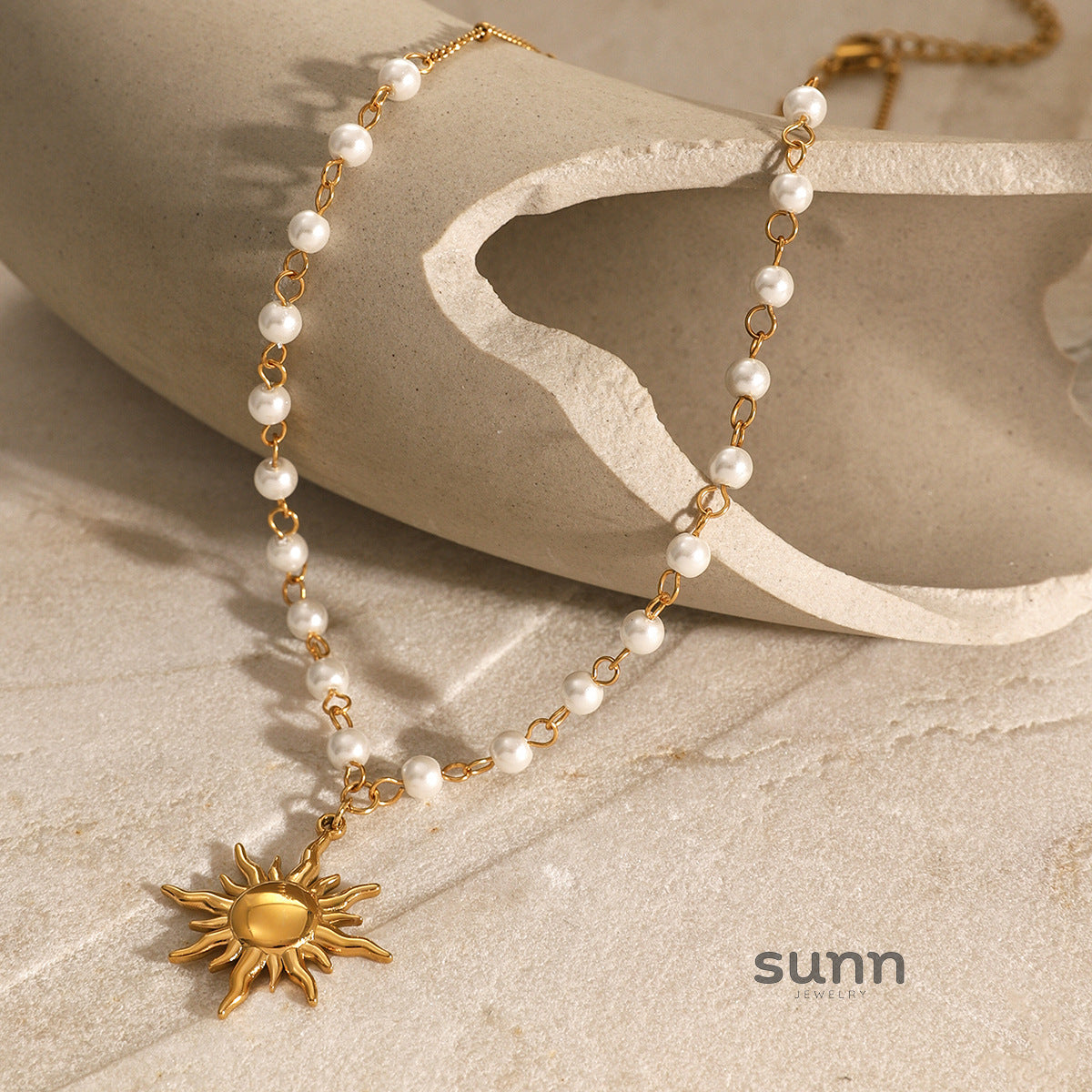 Mirabella Layered Pearl Sunflower Necklace [0O88PNB7]