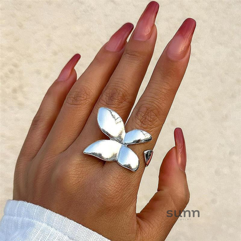 Miracle Glossy Butterfly Bow Ring [C4U7UCIO]
