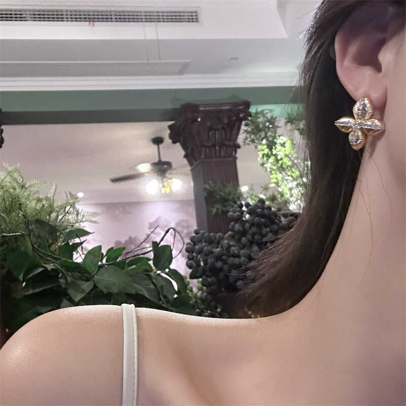 Miral Paved Bloom Earrings [8YWVILMF]