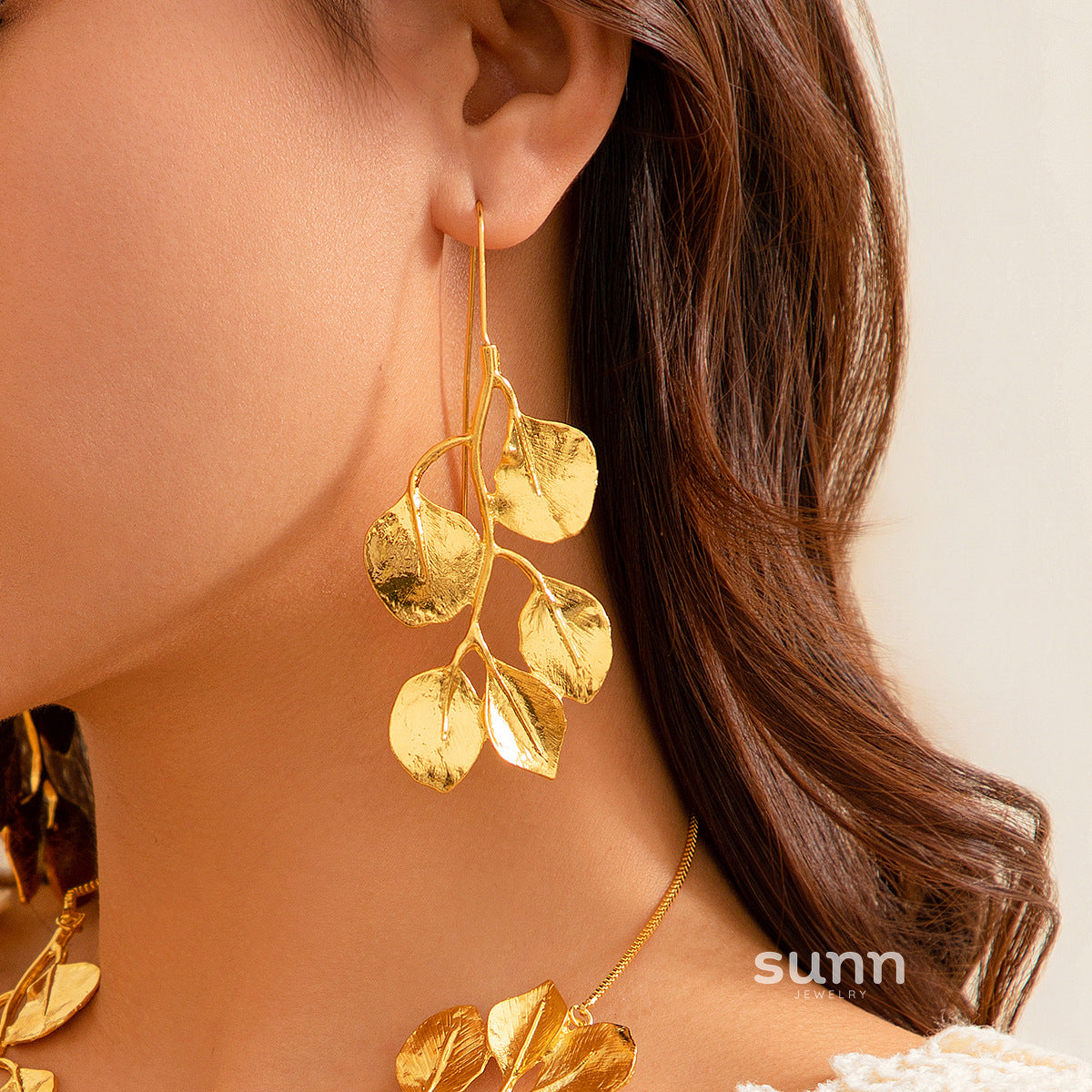 Miri Leaf Tassel Necklace [HNAARMYY]