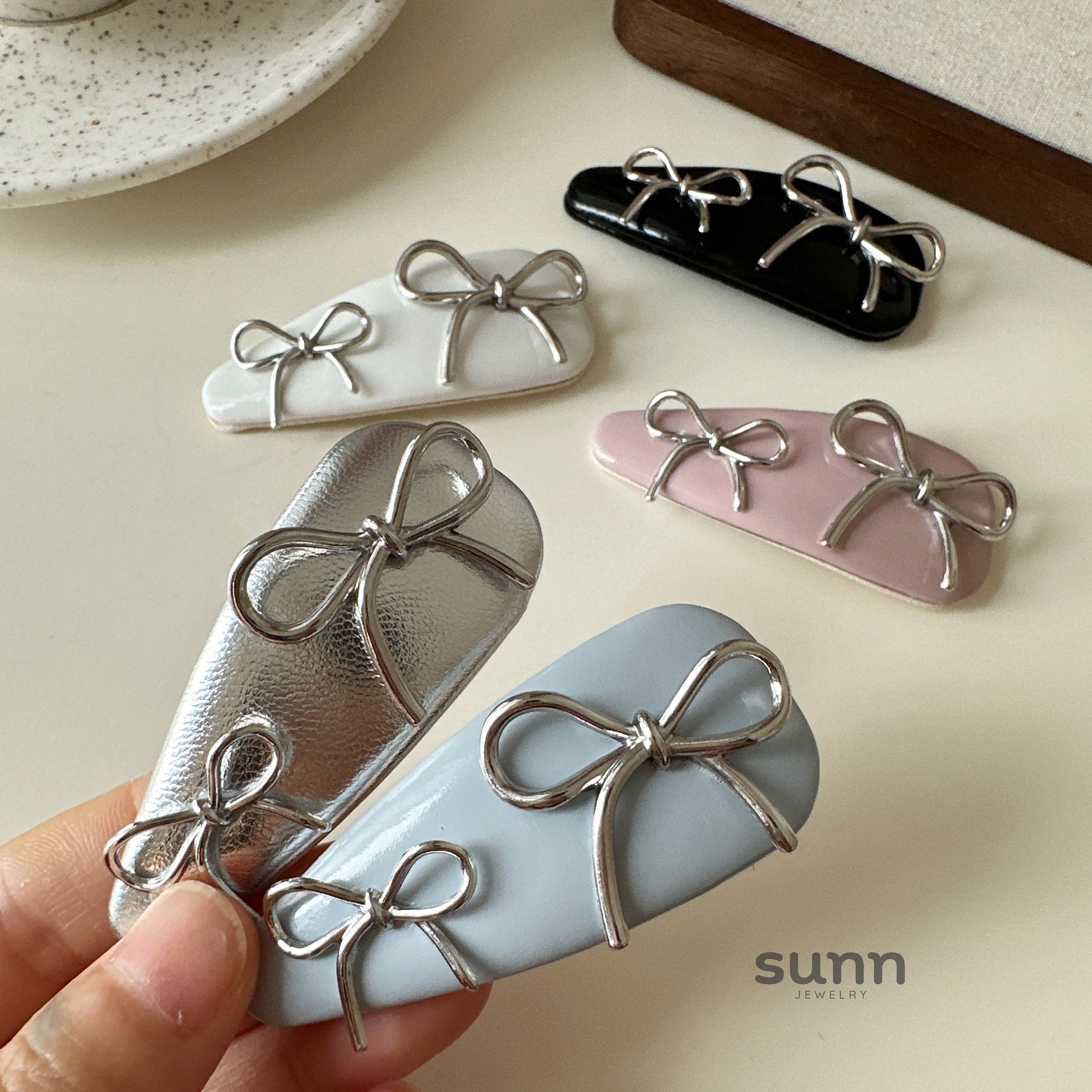 Mirielle Bow Hair Clip [W3PWKF9X]