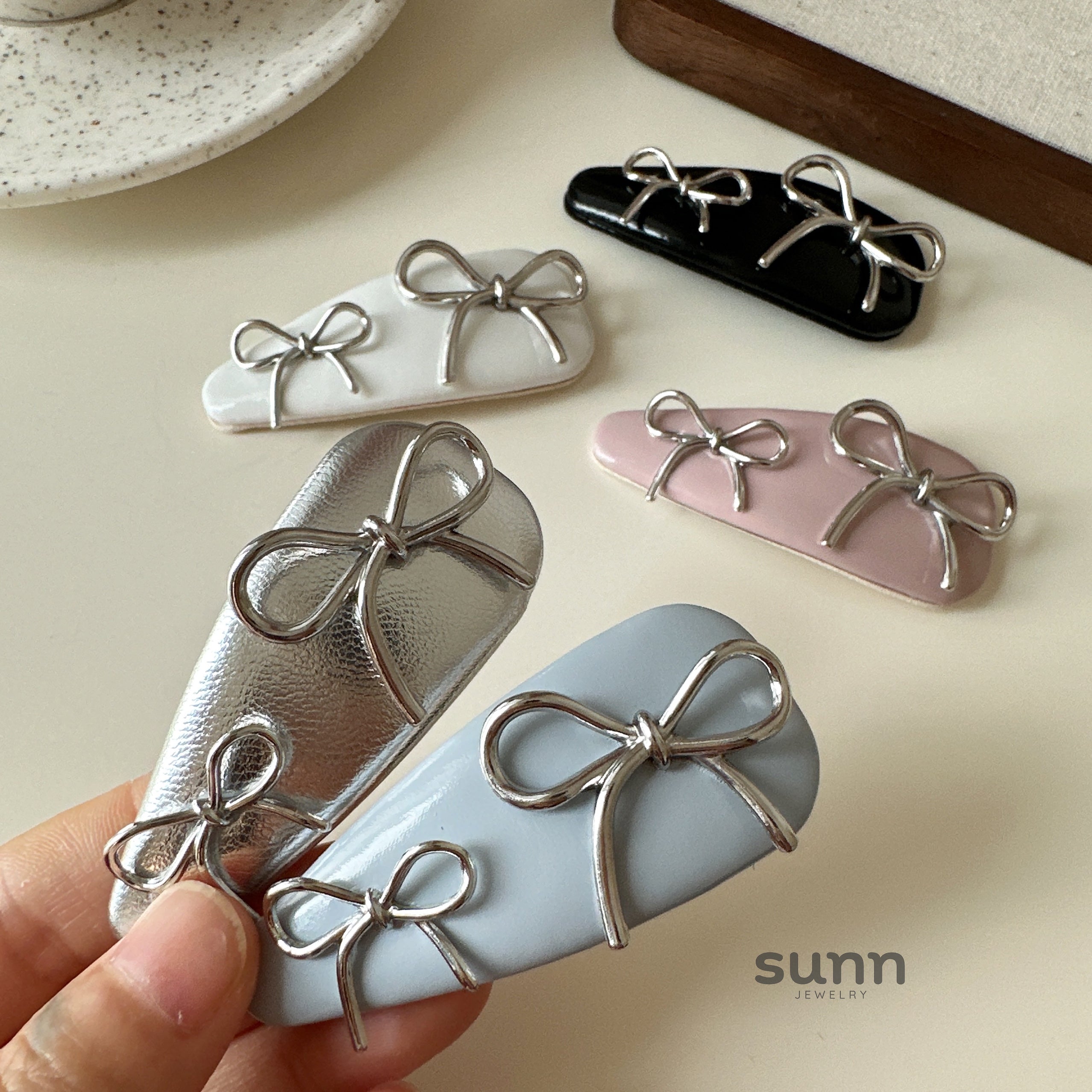 Mirielle Bow Hair Clip [W3PWKF9X]