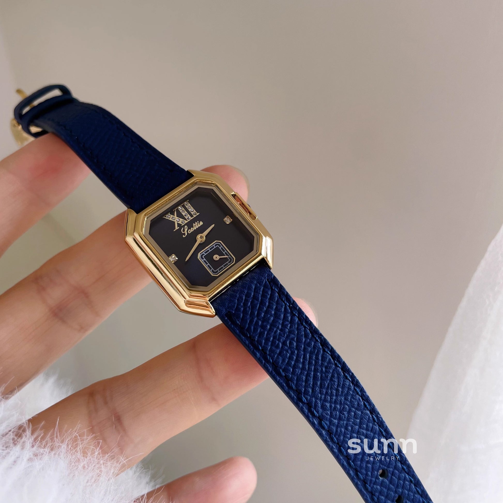 Mirielle Elegant Square Leather Watch [P4WBHF0E]