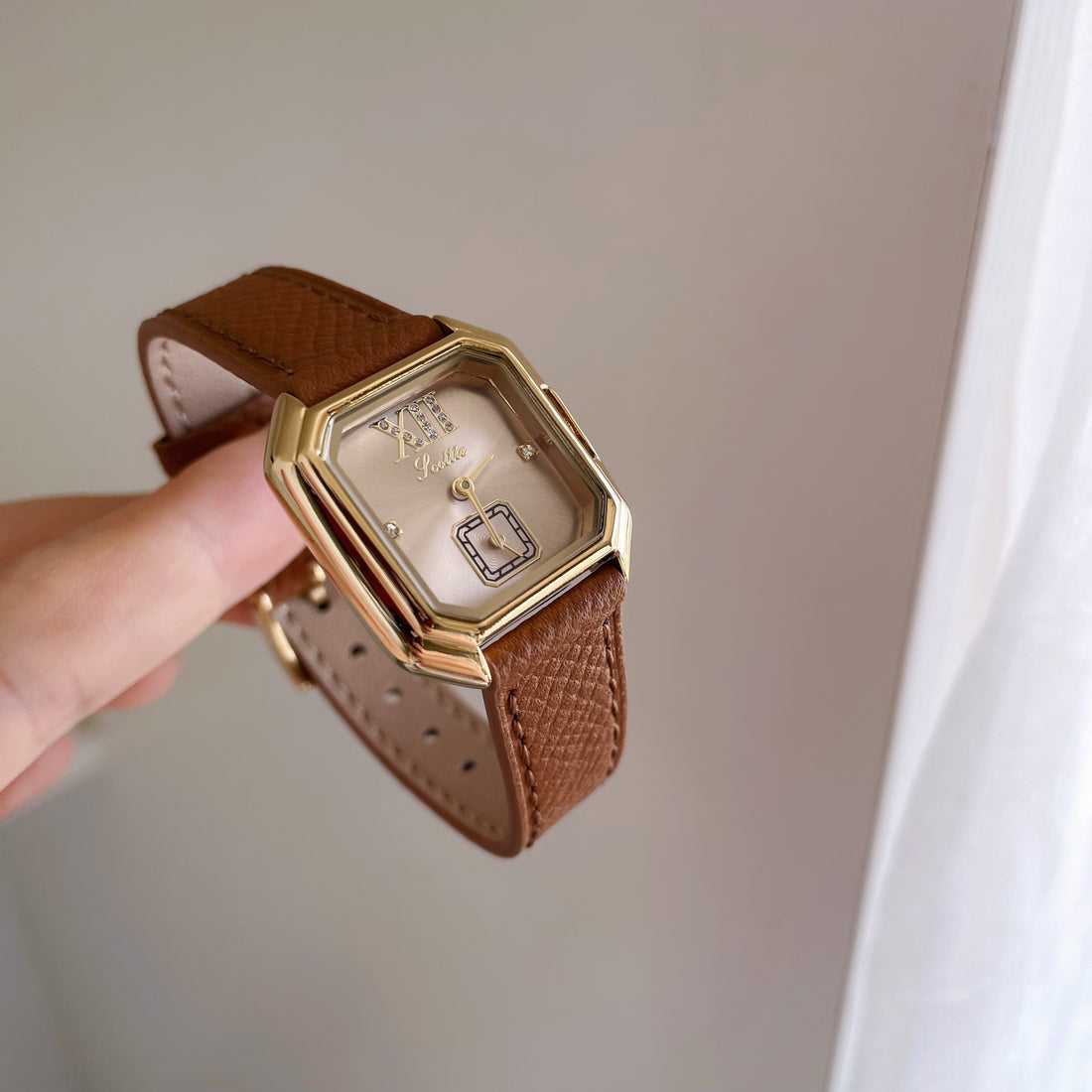 Mirielle Elegant Square Leather Watch [ARCTKB2O]