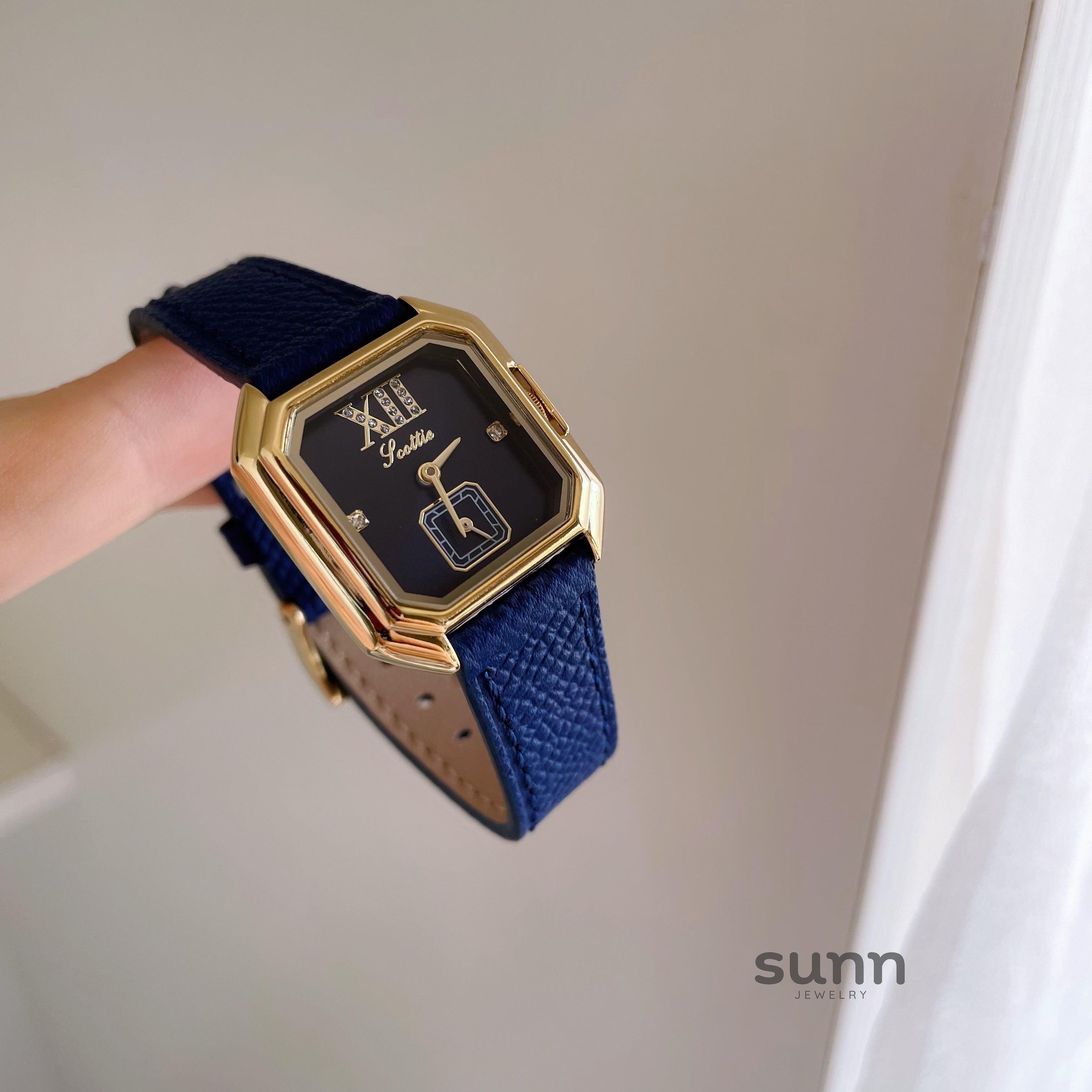 Mirielle Elegant Square Leather Watch [4HTQXX35]