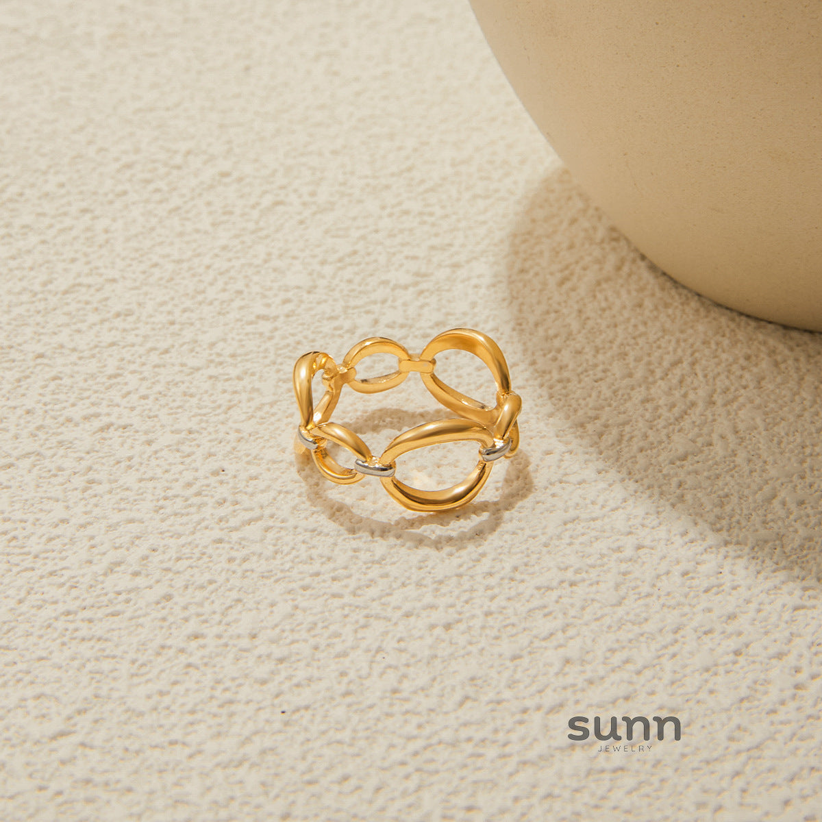 Mishika Paperclip Pearl Ring [KW3B0XXK]