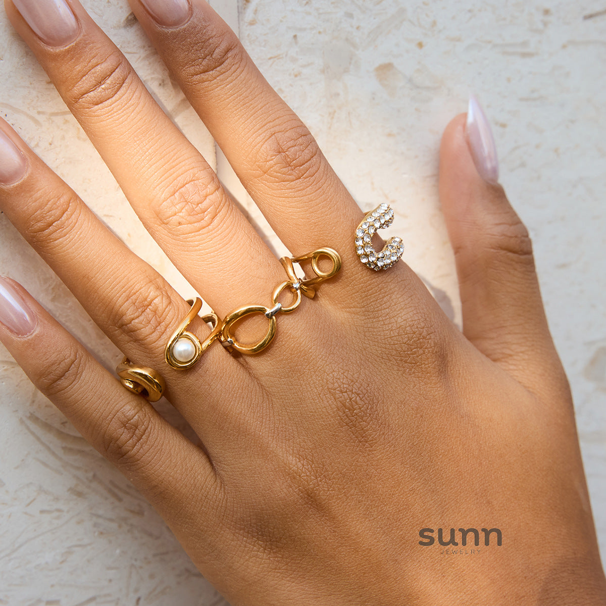 Mishika Paperclip Pearl Ring [8LFKAH73]