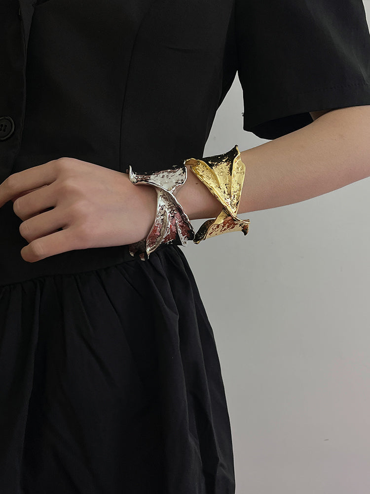 Mishika Sculptural Asymmetric Cuff [ONS809PH]