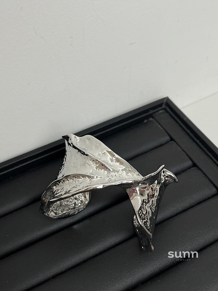 Mishika Sculptural Asymmetric Cuff [4YELP15O]