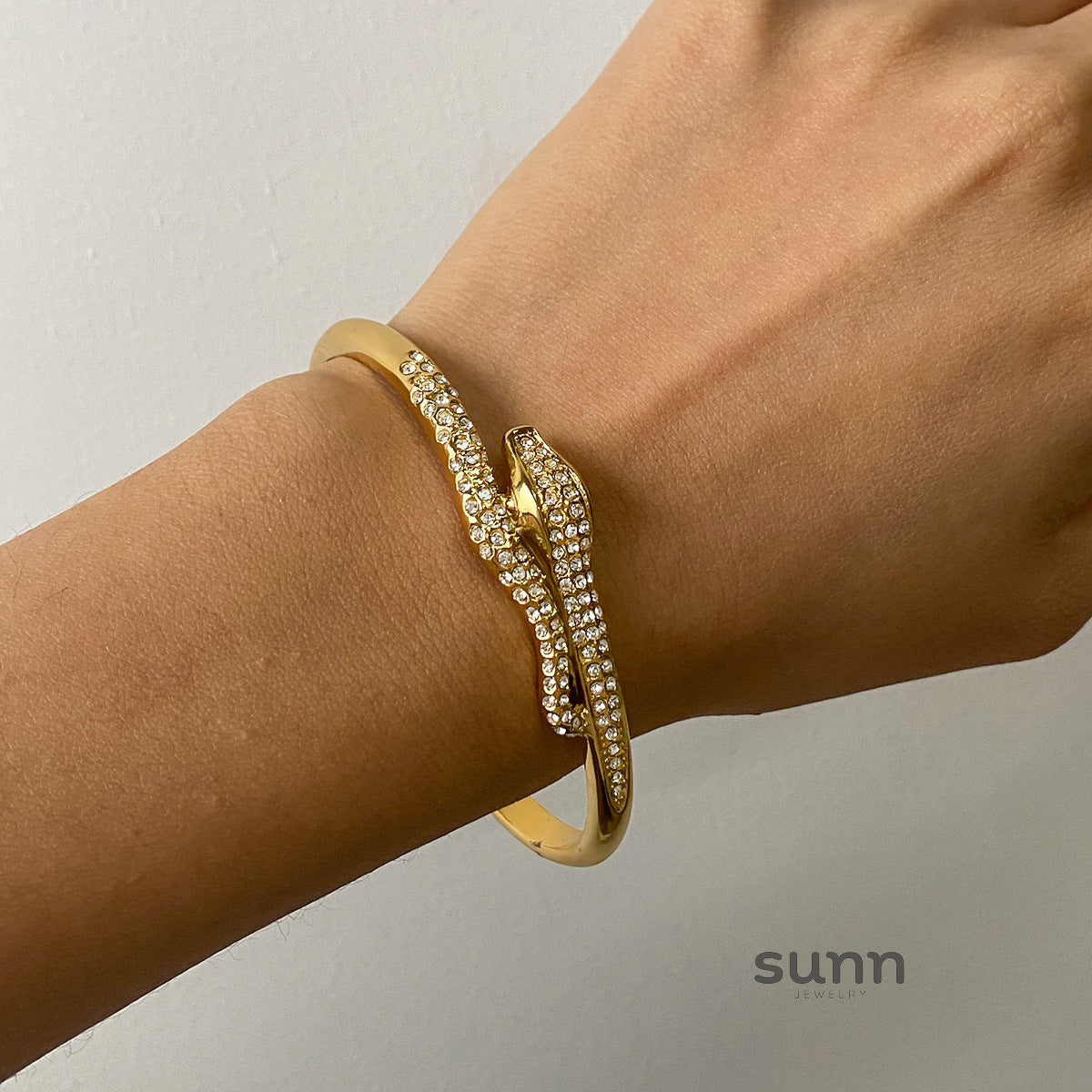 Miya Serpent Cuff Bracelet [VXXFPIP9]