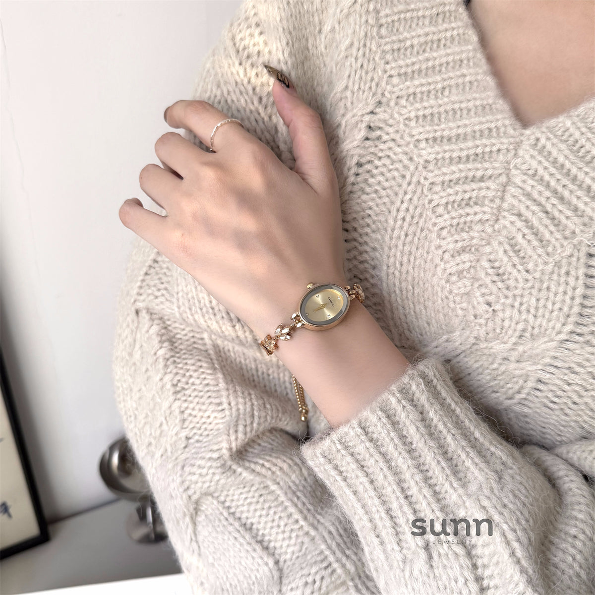 Moksha Mermaid Pendant Watch [TFAR9WXF]