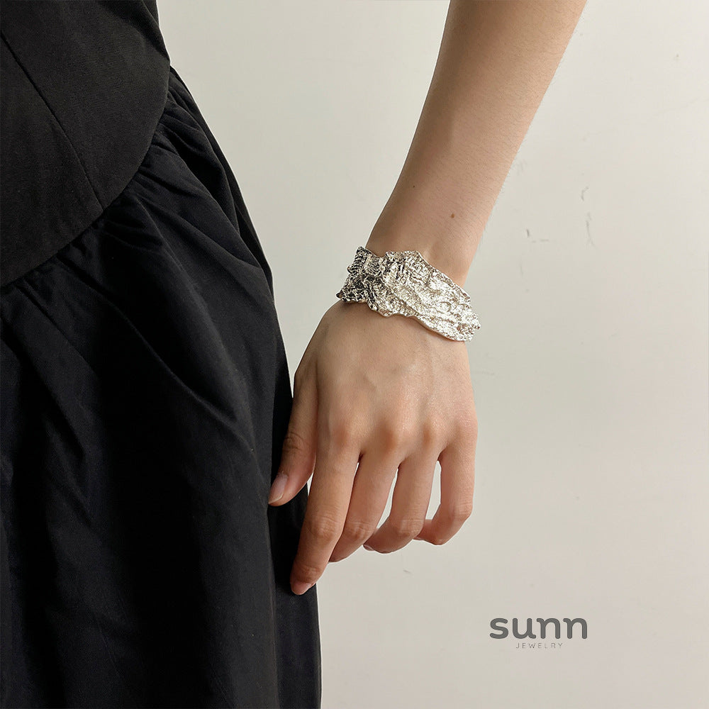 Monae Asymmetric Textured Bracelet [UUQM5FQA]
