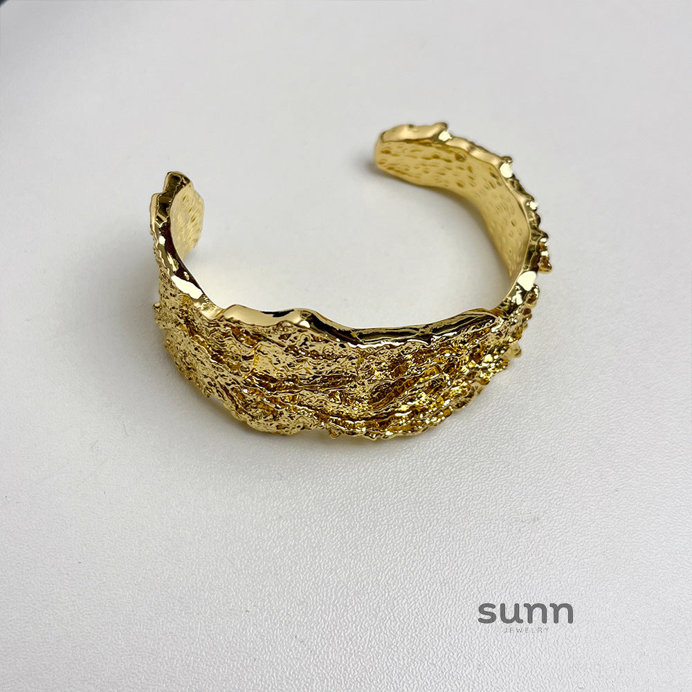 Monae Asymmetric Textured Bracelet [C41IODM1]