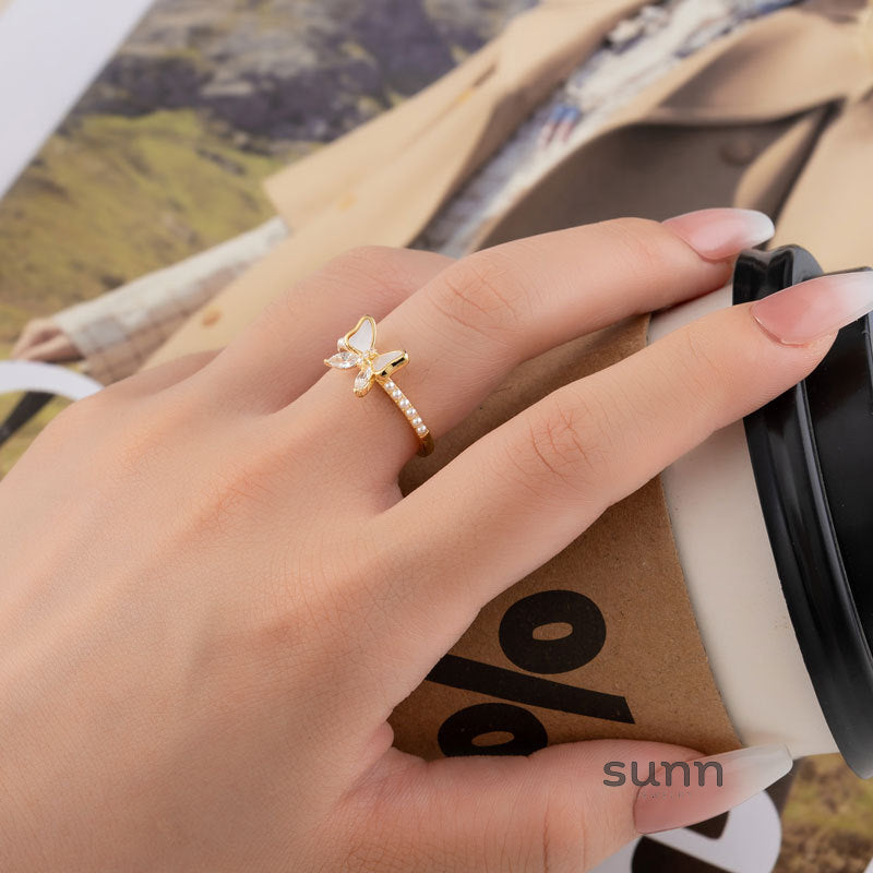 Moriah Pearl Butterfly Ring [KT4S80C1]
