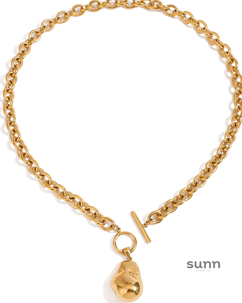 Morrigan Golden Geometric Necklace [GY334HDP]