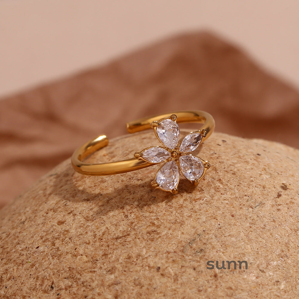 Munira Floral Pave Open Ring [653Q188L]