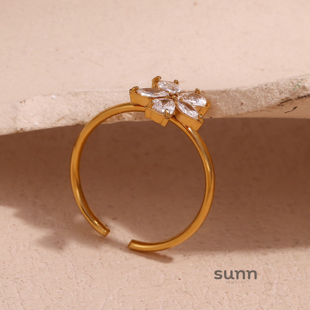 Munira Floral Pave Open Ring [TBU1Y91S]