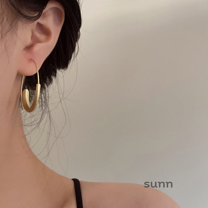Mushka Modern Gold Hoops [SFJUB9W4]