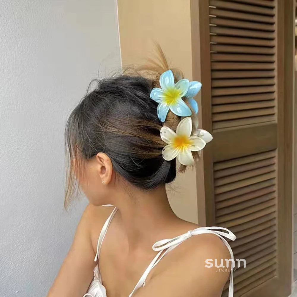 Myanna Gradient Floral Claw Clip