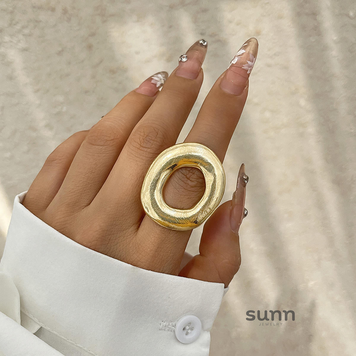Myiah Asymmetrical Pearl Open Ring [JHZGWVTN]