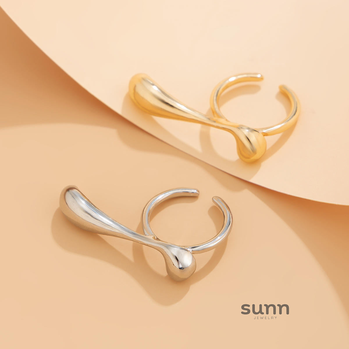 Myiah Asymmetrical Pearl Open Ring [XAQ2H677]