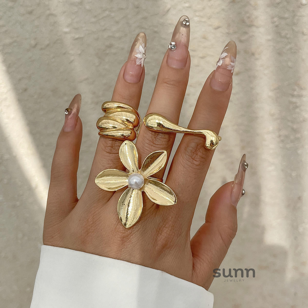 Myiah Asymmetrical Pearl Open Ring [5Y4LK33U]
