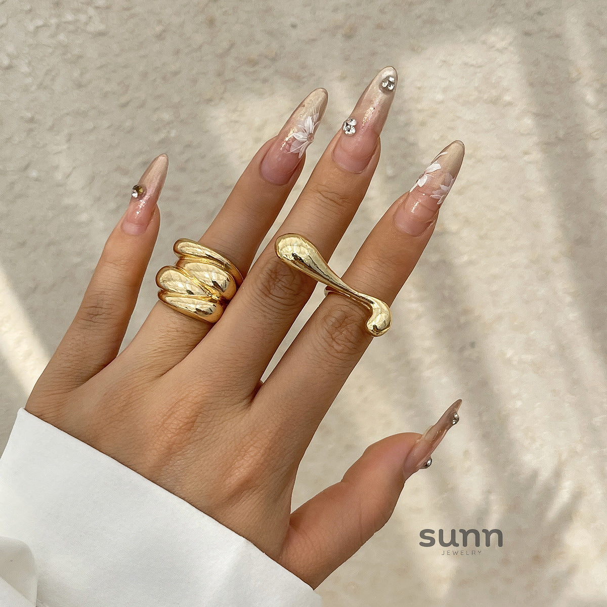 Myiah Asymmetrical Pearl Open Ring [6NK532UX]