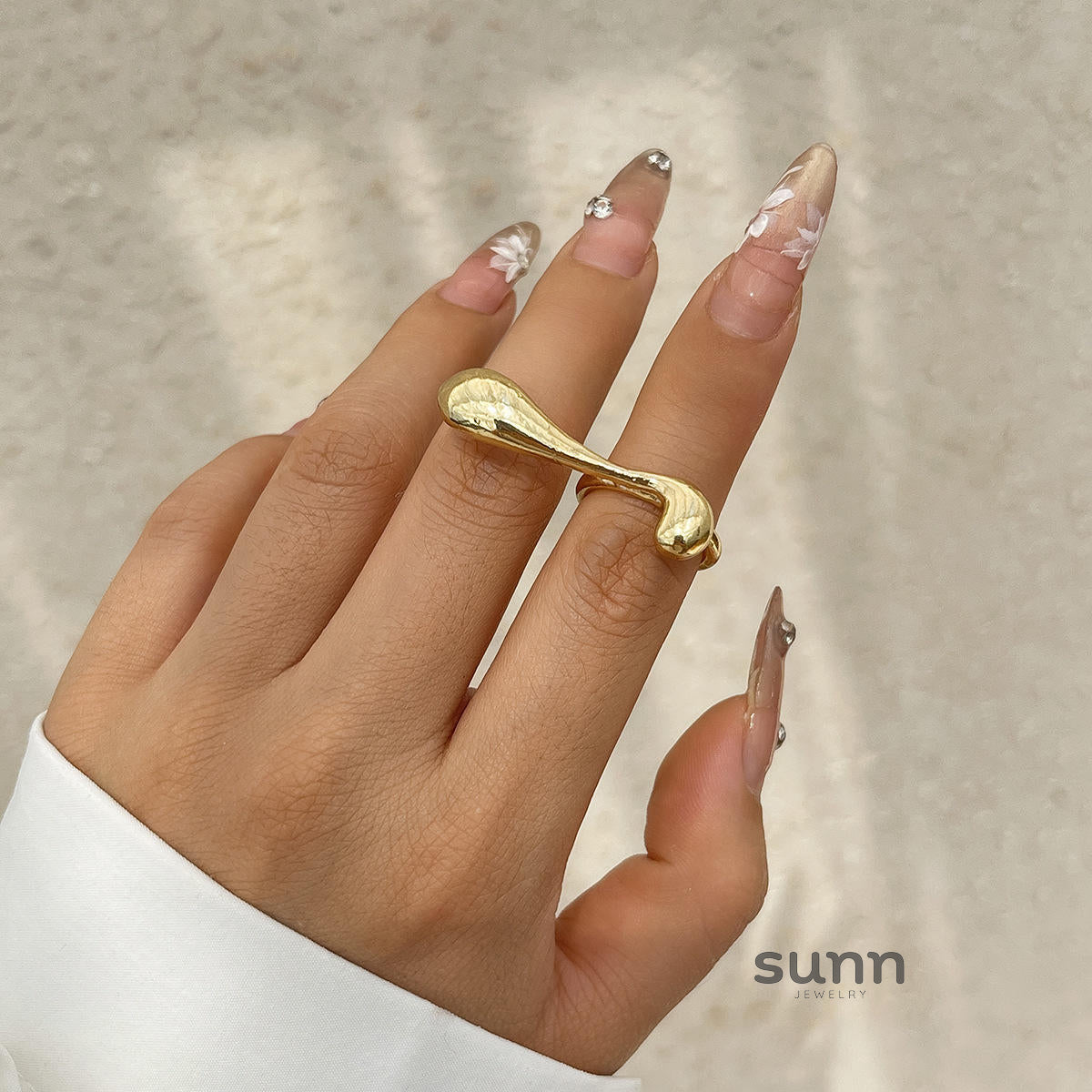 Myiah Asymmetrical Pearl Open Ring [NAUJ04EU]